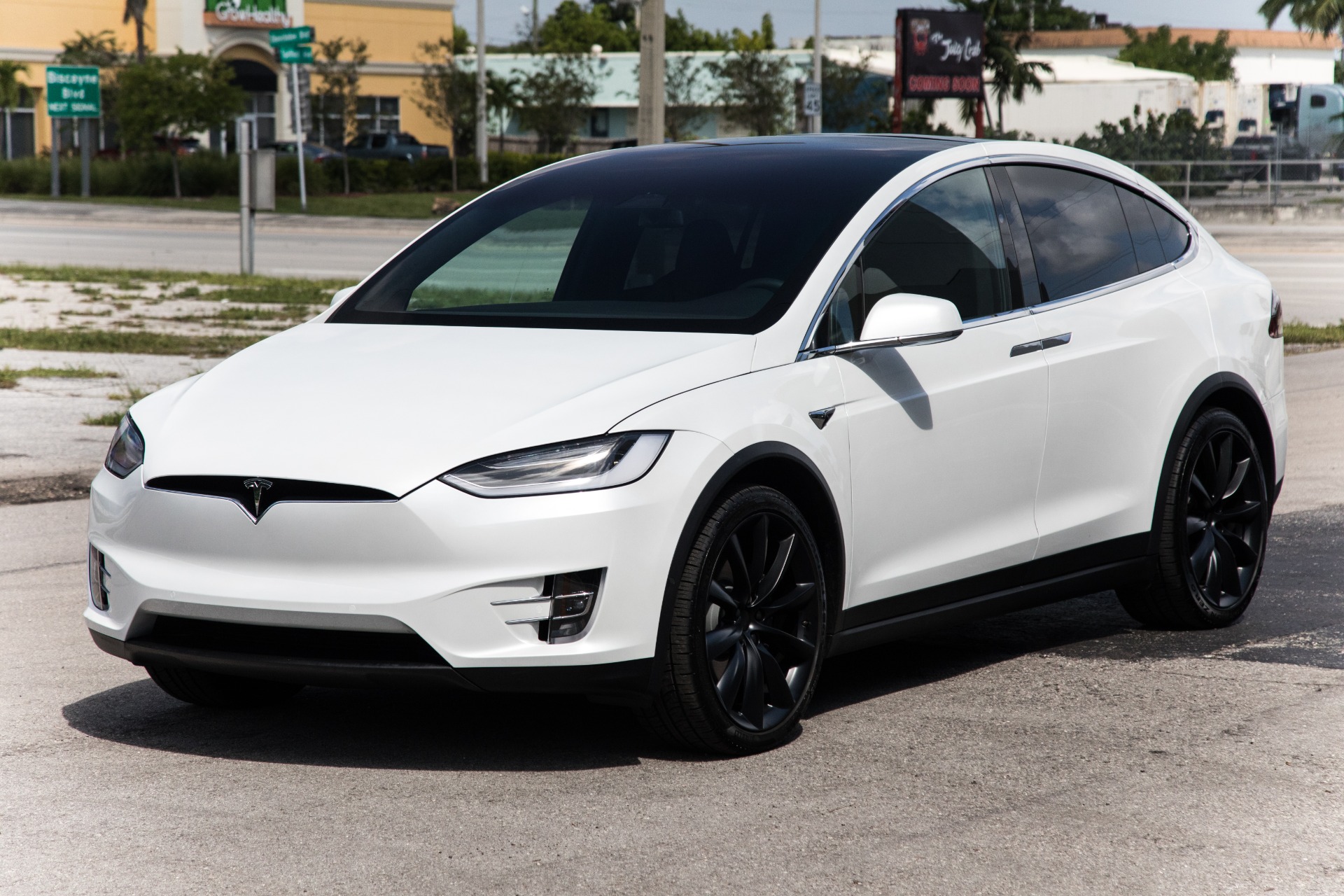 Tesla model x 2021